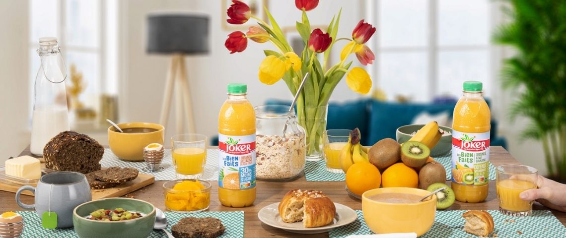 Pour accompagner le lancement de la nouvelle gamme « Les Bien Faits » notée Nutri-Score B, Joker déploie une grande campagne de communication Table d'un petit déjeuner