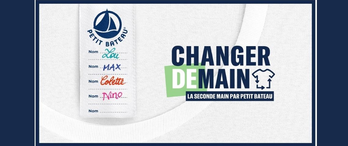 Pixelis, agence de branding for Good, accompagne Petit Bateau dans la création de son programme de seconde main Affiche de la campagne Changer Demain avec une étiquette de T-sirt sur laquelle se succède le nom de différents enfants