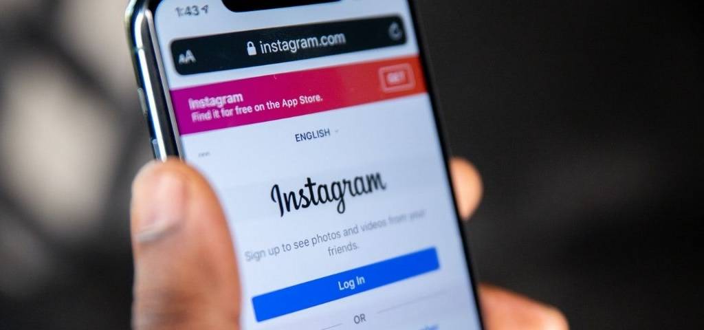 Un écran de portable affichant une page de connexion Instagram