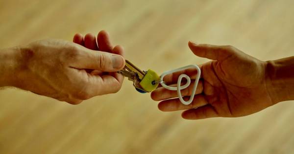 Airbnb soutient les réfugiés afghans