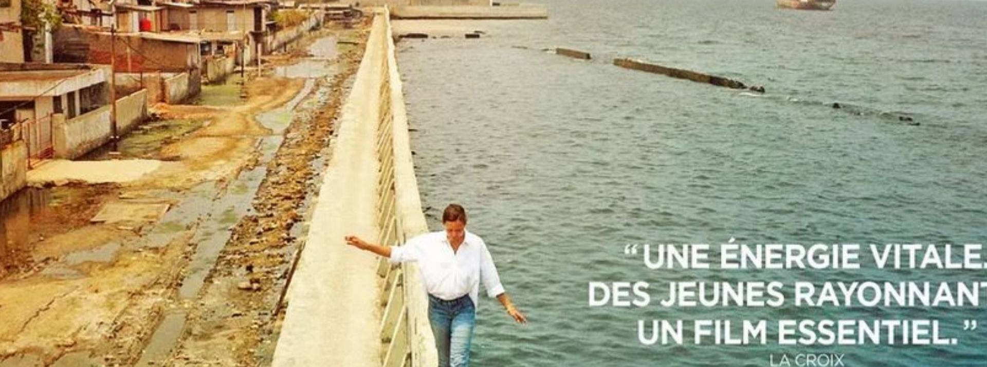 100 000 places pour 100 000 jeunes, Boulanger et Electro Depot se mobilisent pour la jeunesse autour du film Bigger Than Us fille-plage-marche-muret