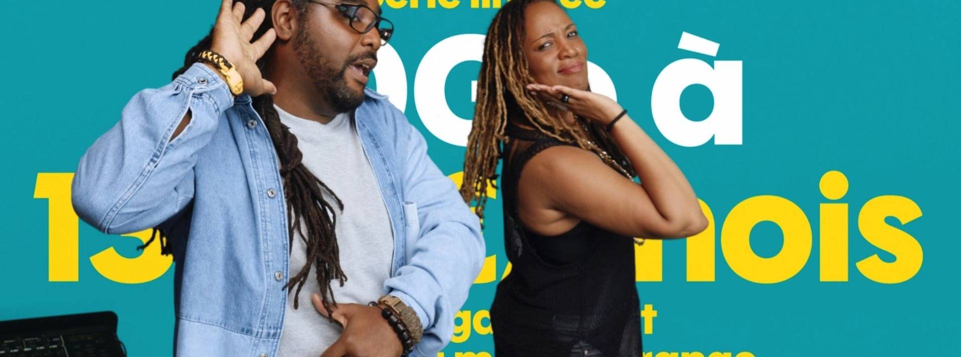 Sosh, Konbini invite les Français à finir la chanson du célèbre slogan de la marque. un homme et une femme tendant l'oreille