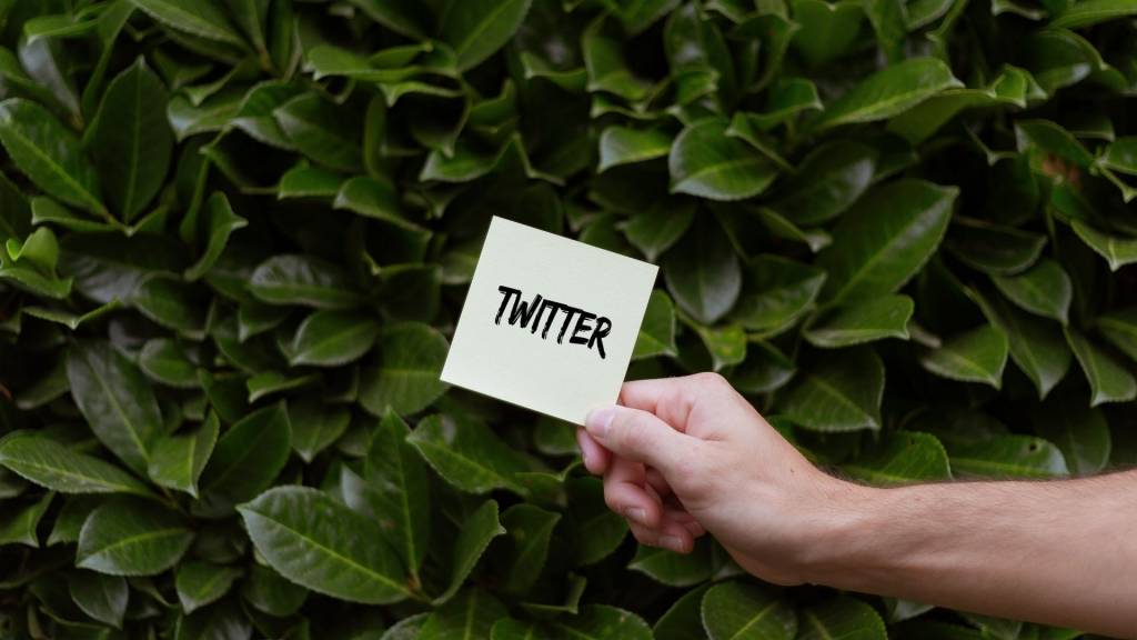 Post-it avec le mot Twitter