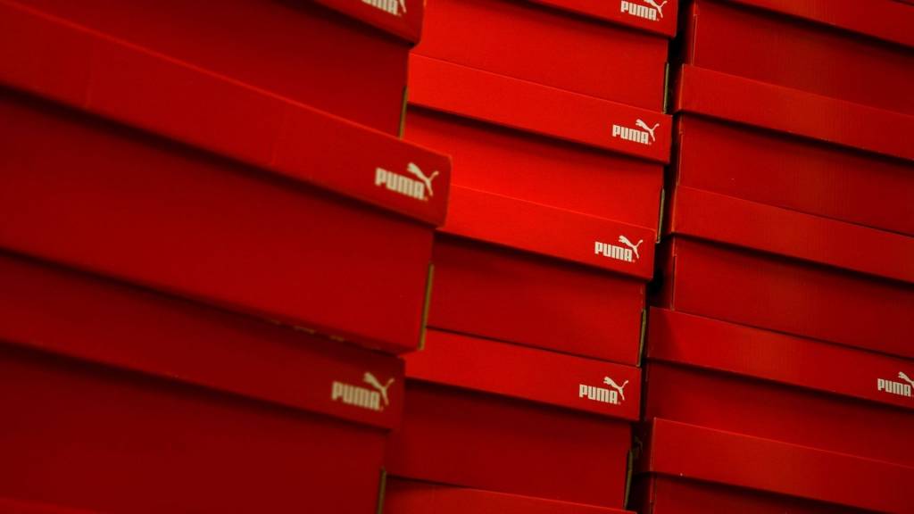 Boites à chaussures rouges