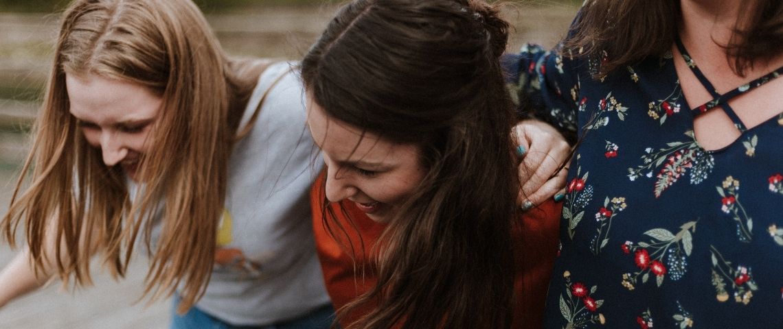 Comment les marques peuvent-elles intégrer les groupes privés dans leur communication ? Un groupe de plusieurs personnes