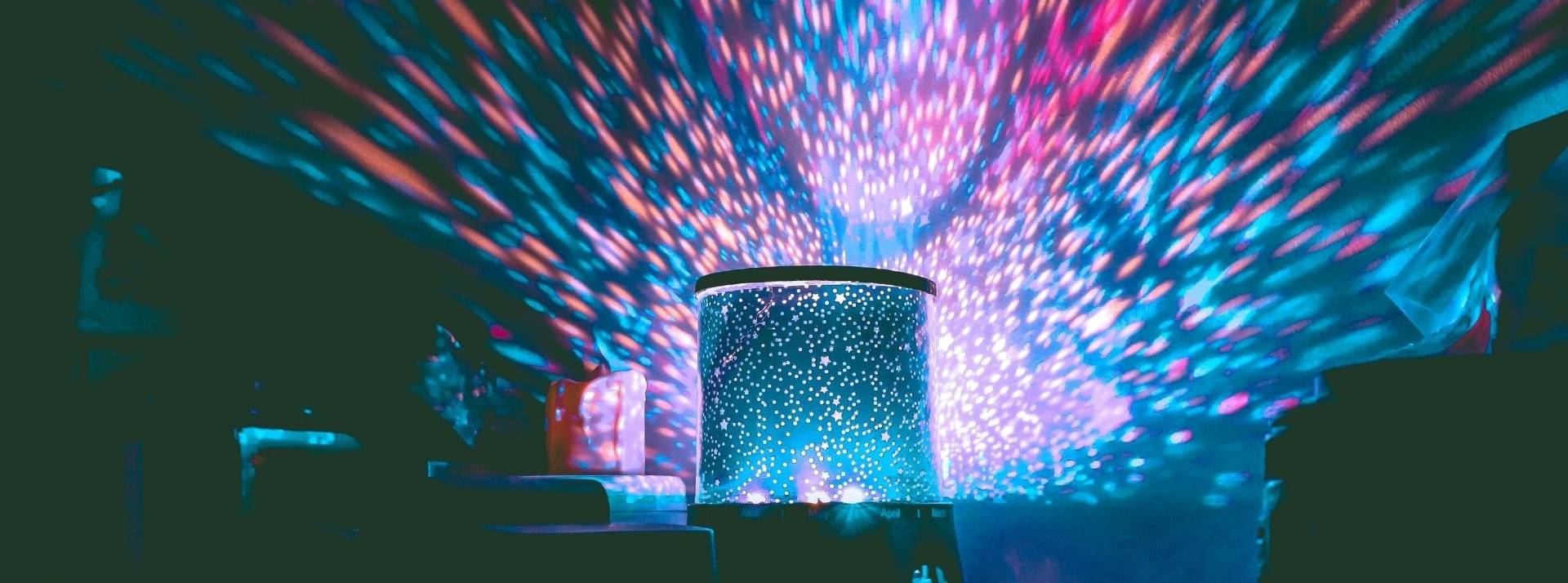 les types se lancent dans une nouvelle aventure : types top records, un studio de branding sonore & un futur label de musique indépendant. Disco Lumières