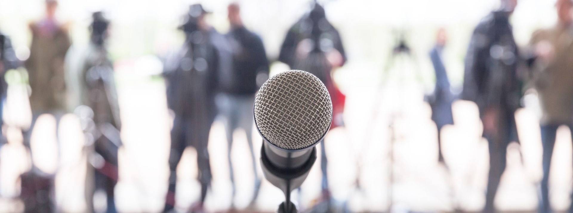 Gérer l'ensemble du process des relations presse sur une seule plateforme avec Babbler3000. Conférence de presse