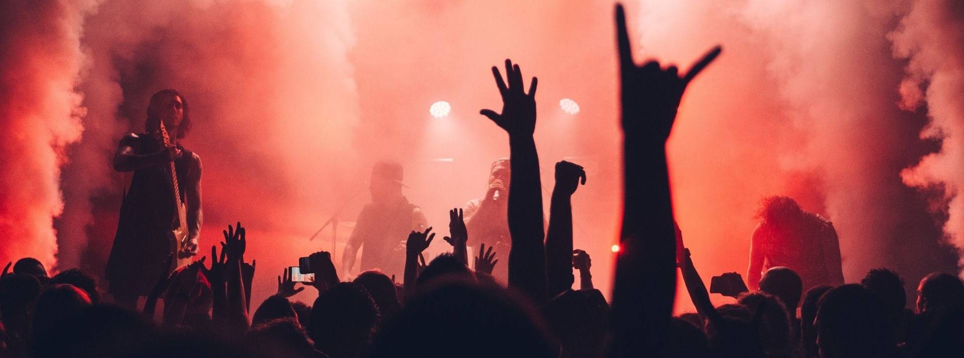 Du 1er au 31 octobre 2021, LA FÉLIN (Fédération Nationale des labels et distributeurs Indépendants) propose la seconde édition de #IndiesFirst. Concert