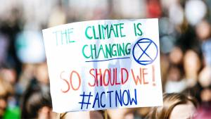 Pancarte : The climate is changing. So should we #ActNow
