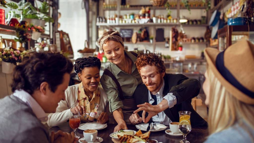 Personnes au restaurant