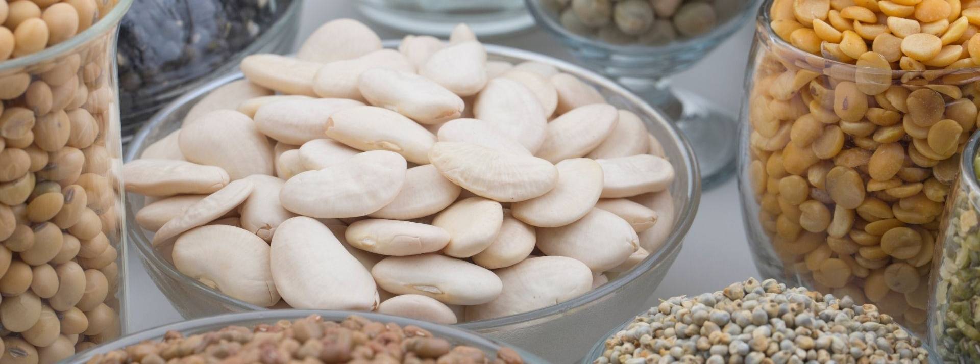 Skhaftin, la boutique nomade écoresponsable, abordable et solidaire. Mix de graines alimentaires dans des bocaux de verres.