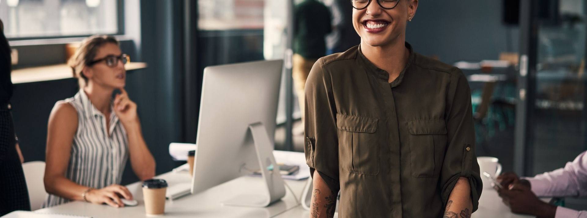 La formation, pour transformer les entreprises Une femme heureuse