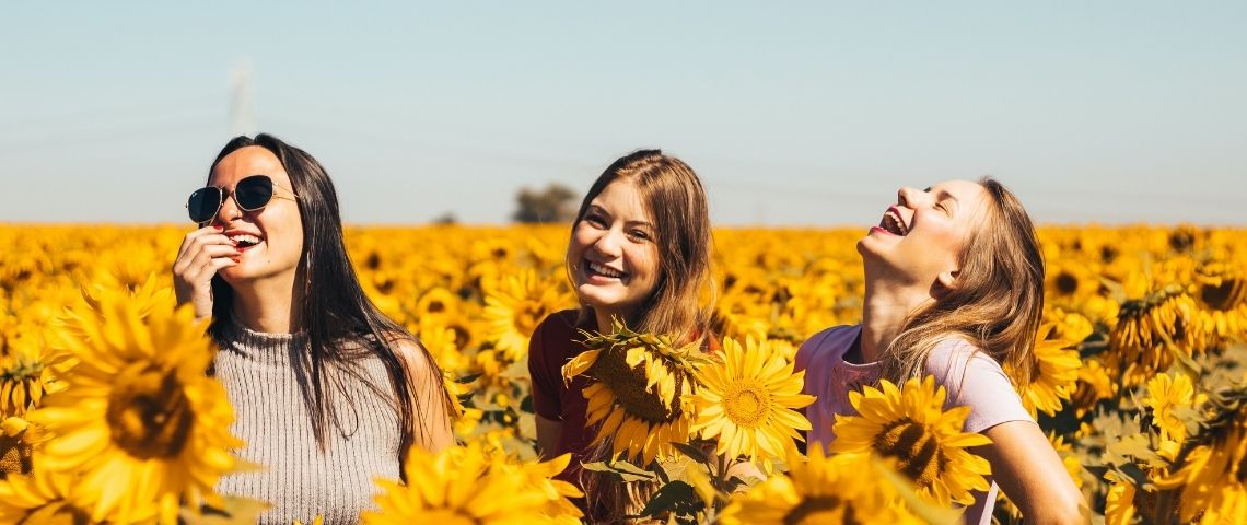 Passion economy : comment créer un réseau social éthique et responsable ? Le cas de MYM Des amies dans un champ