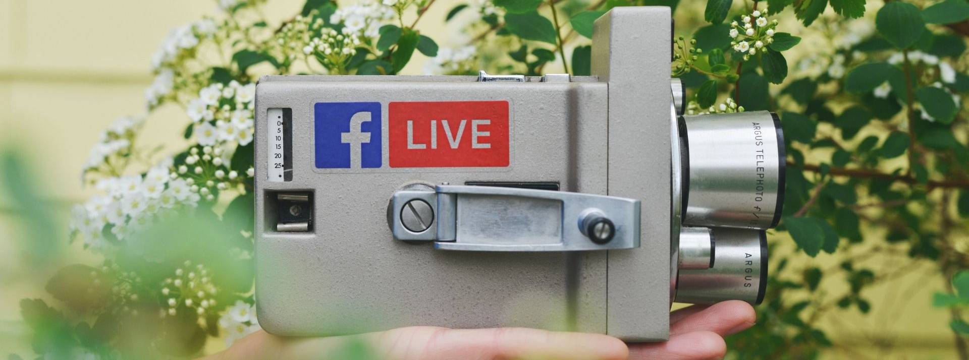 Les influenceurs experts : ces nouvelles stars des réseaux sociaux Une caméra