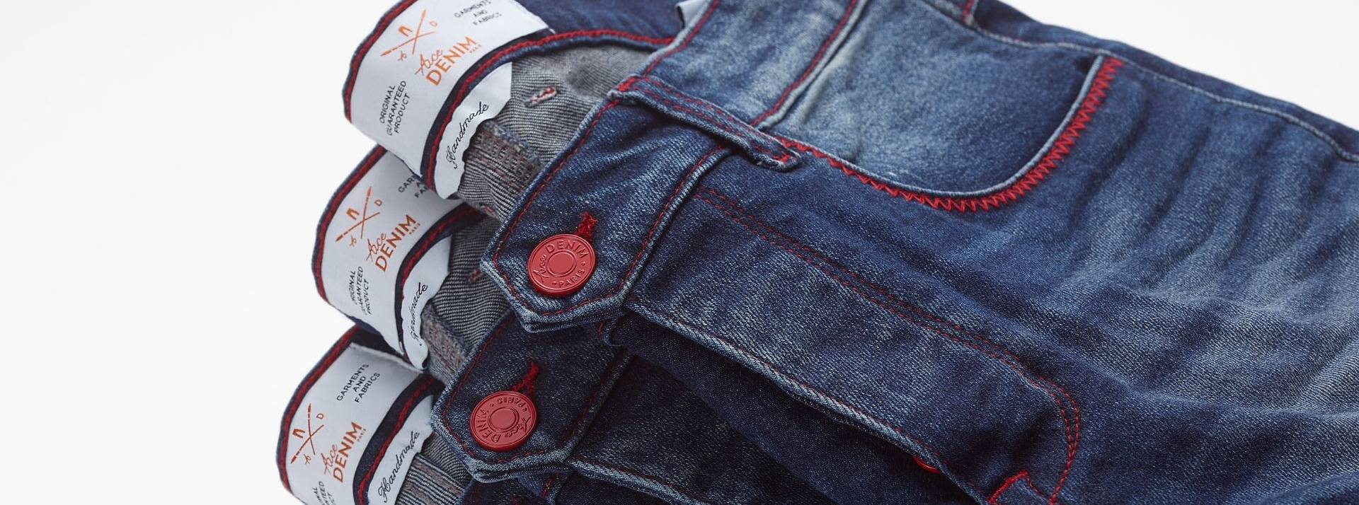 Ace Denim, marque française de jean masculine et premium offre une vision du jean novatrice et écologique. Pile de jeans