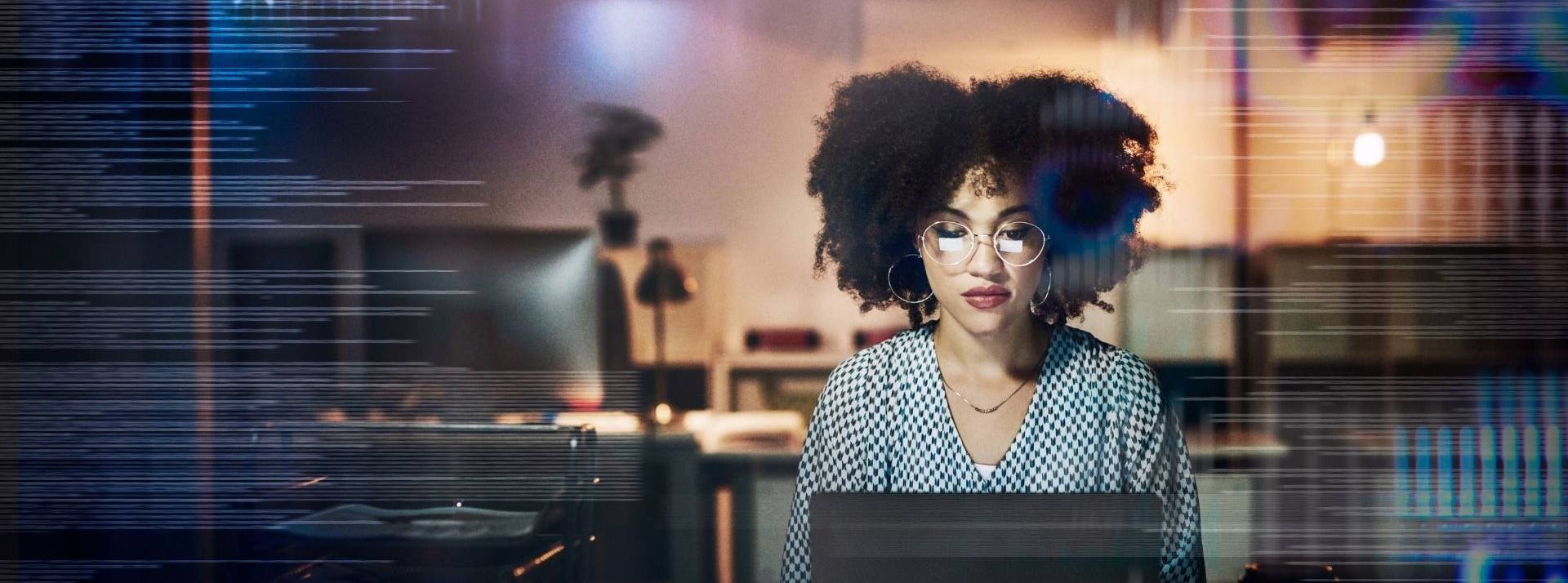 Dans le cadre de son rôle d’observateur expert du monde du travail, Cooptalis publie son premier baromètre trimestriel consacré aux métiers de l’IT les plus demandés. Femme informaticienne