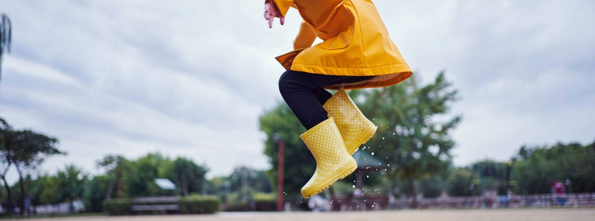 Huawei annonce le lancement des Trophées NEXT-IMAGE 2021 et dévoile le thème choisi pour cette nouvelle édition, ainsi que la composition du jury. Enfant sautant dans une flaque