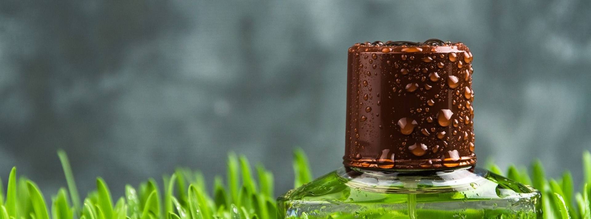 Green Friday : passez du noir au vert et donnez une seconde vie à vos emballages avec Ringana Flacon en verre