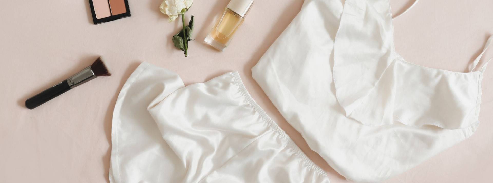 Evolved By Nature remplace les produits chimiques avec de la soie chemise en soie