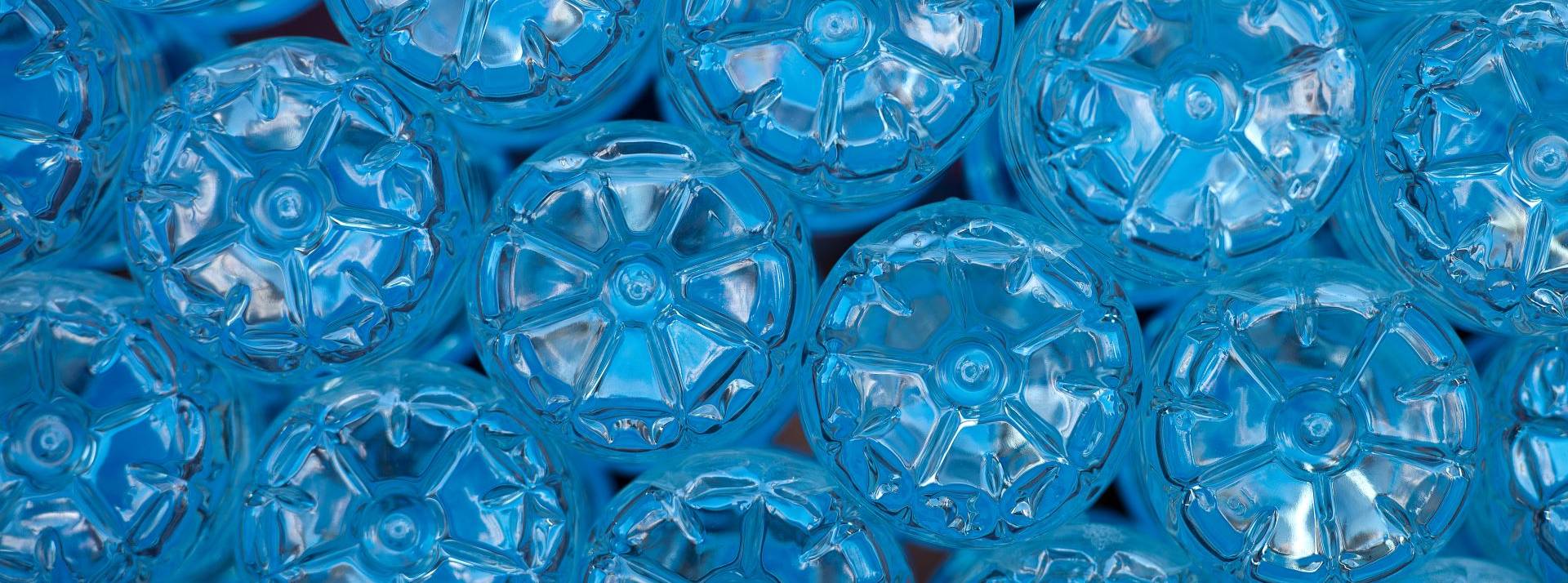 Beaugrenelle Paris lance un grand appel à la collecte de bouteilles plastiques pour sa prochaine exposition engagée Bouteilles plastiques