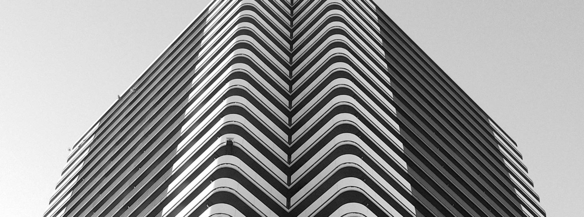 Serge & Laurence Darrieumerlou, après plus de 20 ans en entreprise ont écrit ce livre pour porter leur contribution et reposer les fondamentaux d’une action individuelle et collective puissante, réfléchie. Building