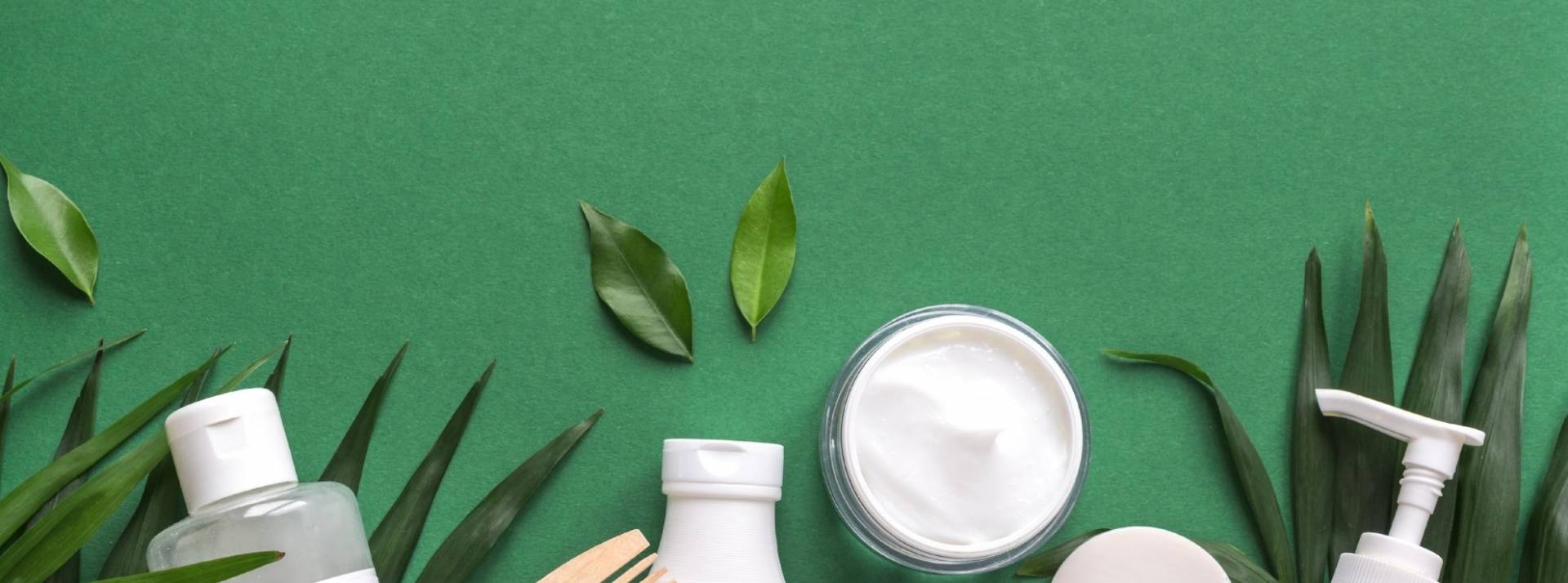 Les acteurs de l’industrie cosmétiques se rassemblent, en partenariat avec Polyvia Formation, pour créer un BTS Europlastics et Composites option Cosmétique. Flacons de cosmétiques