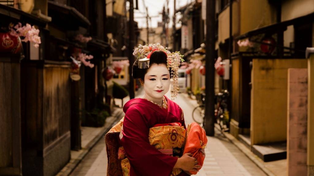 Japonaise en costume traditionnel