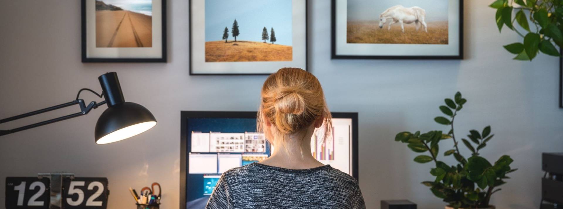 Le Label WIWO, délivré par Incitu, permet de garantir les bonnes pratiques de télétravail mises en place par les entreprises. Femme en télétravail
