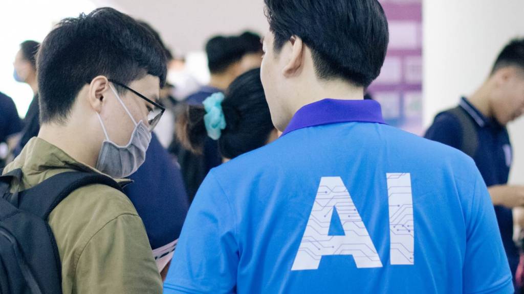 L'INTELLIGENCE ARTIFICIELLE (IA), L'OUTIL QUI PERMET AUX ENTREPRISES DE VRAIMENT AMÉLIORER L'EXPÉRIENCE CLIENT L'INTELLIGENCE ARTIFICIELLE (IA), L'OUTIL QUI PERMET AUX ENTREPRISES DE VRAIMENT AMÉLIORER L'EXPÉRIENCE CLIENT