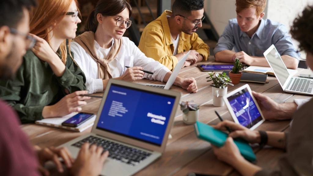 Les 10 commandements de l'IA générative dans la communication corporate et RH