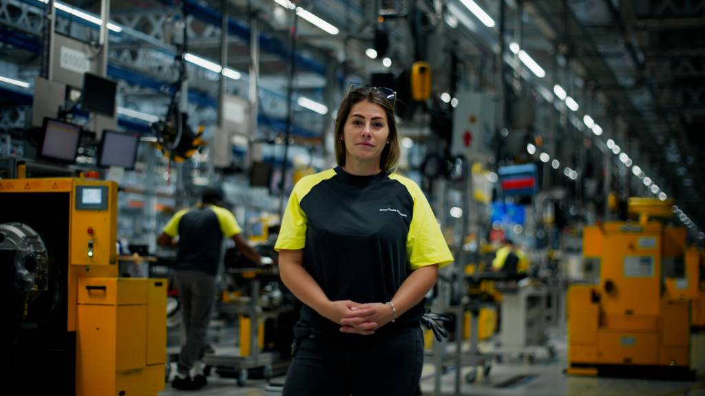 RENAULT_TRUKCS_VDEF.00_01_55_10.Still011